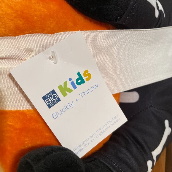 Adorable Kid's Halloween Skeleton Buddy and Throw! NWT - Picture 7 of 9